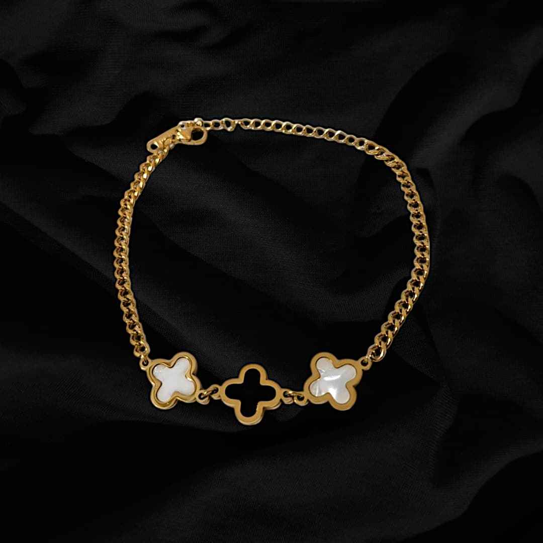 Gold Plated Black And White Clover Bracelet – Anti-Tarnish Stainless Steel Jewelry for Women and Girls