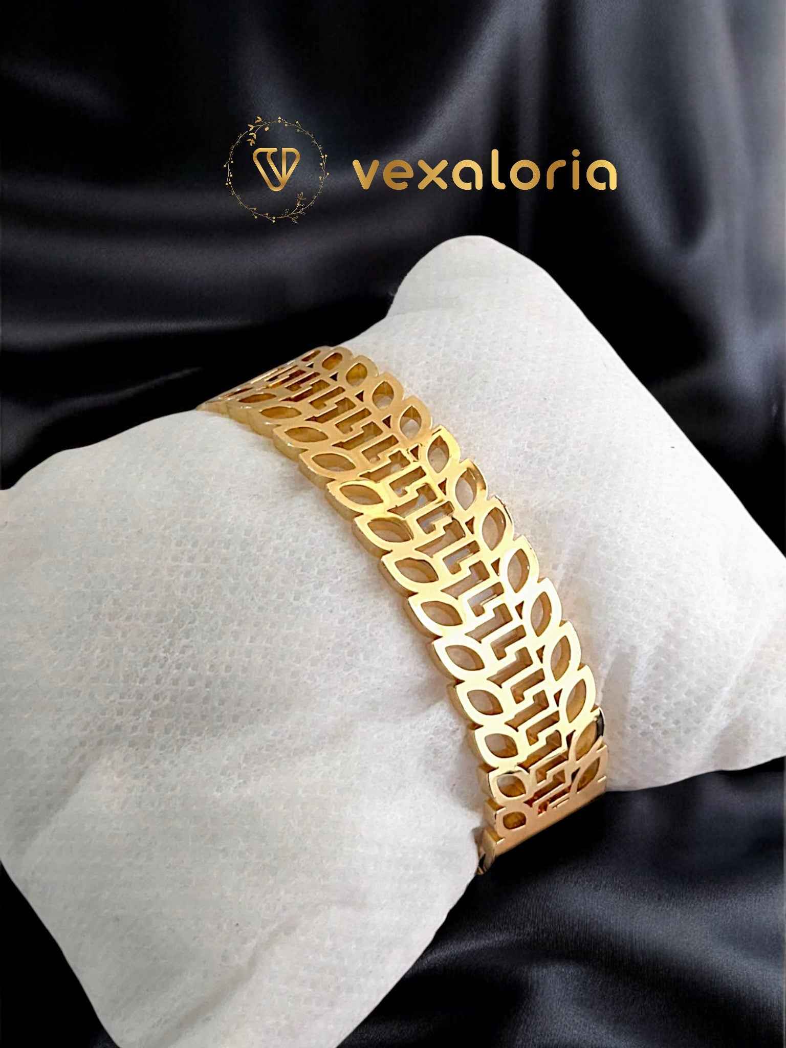 Leafy Glamour Chick Bracelet / Cuff