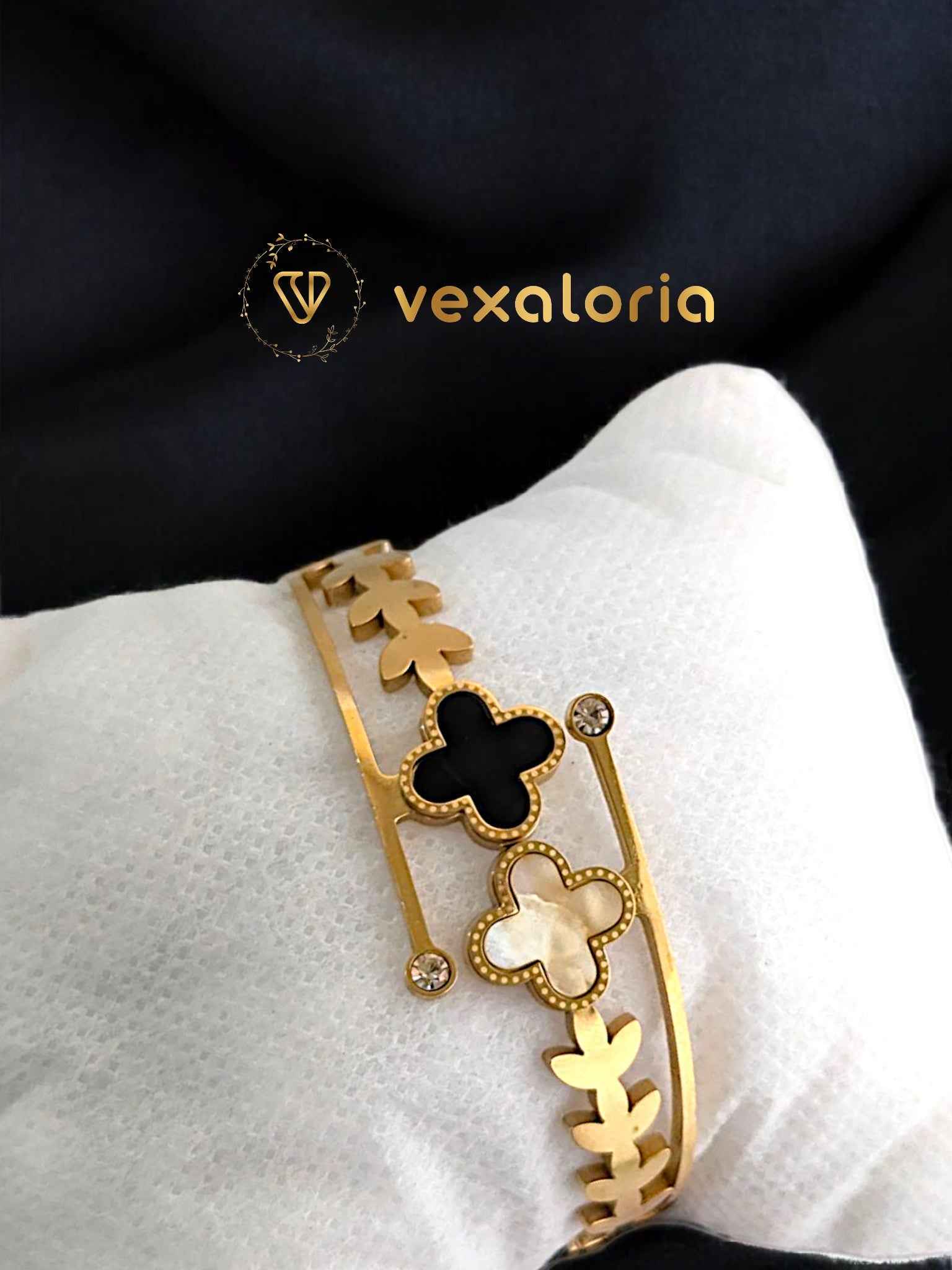 Black and White Stainless Steel Clover Lux