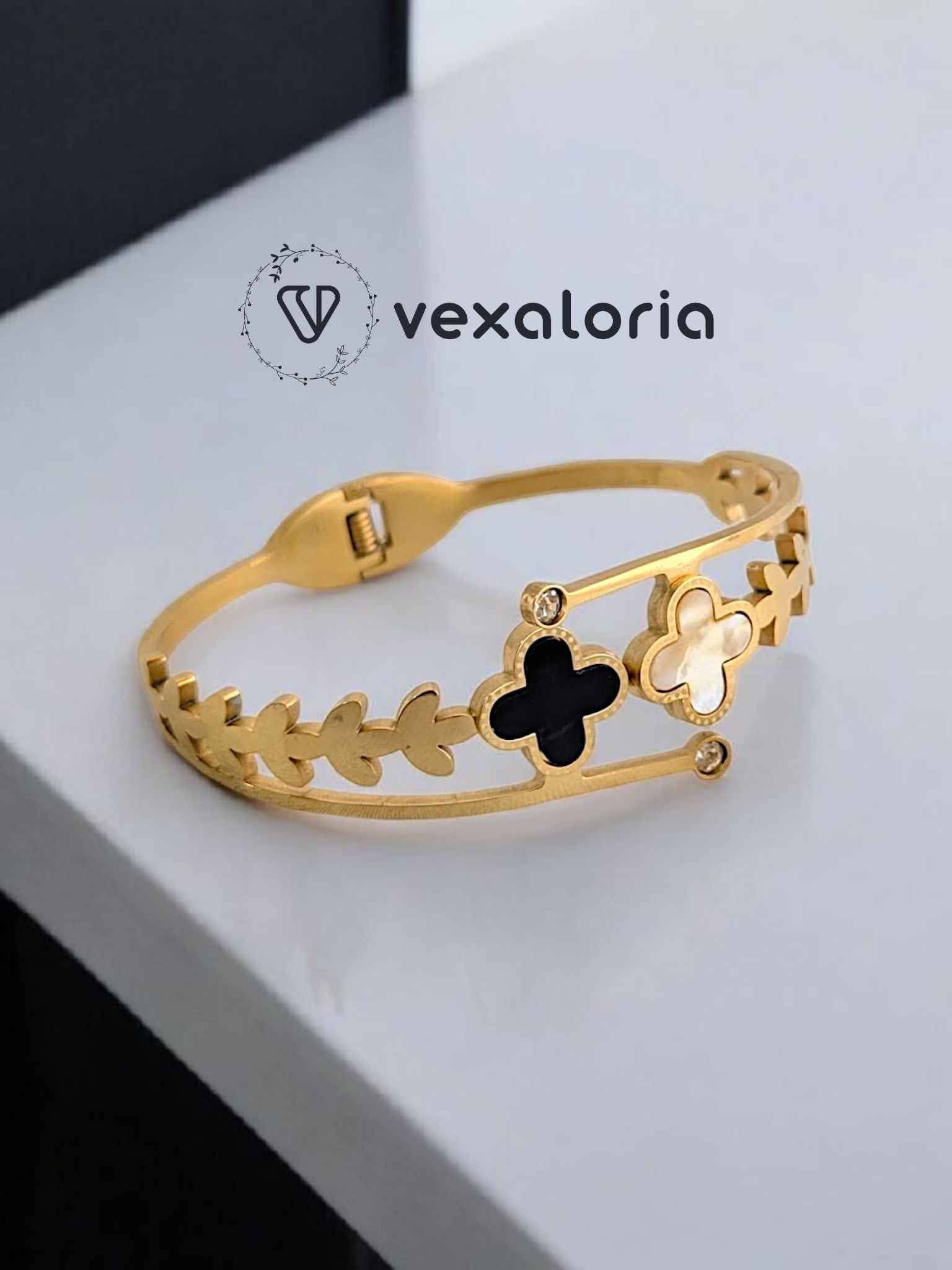 Black and White Stainless Steel Clover Lux