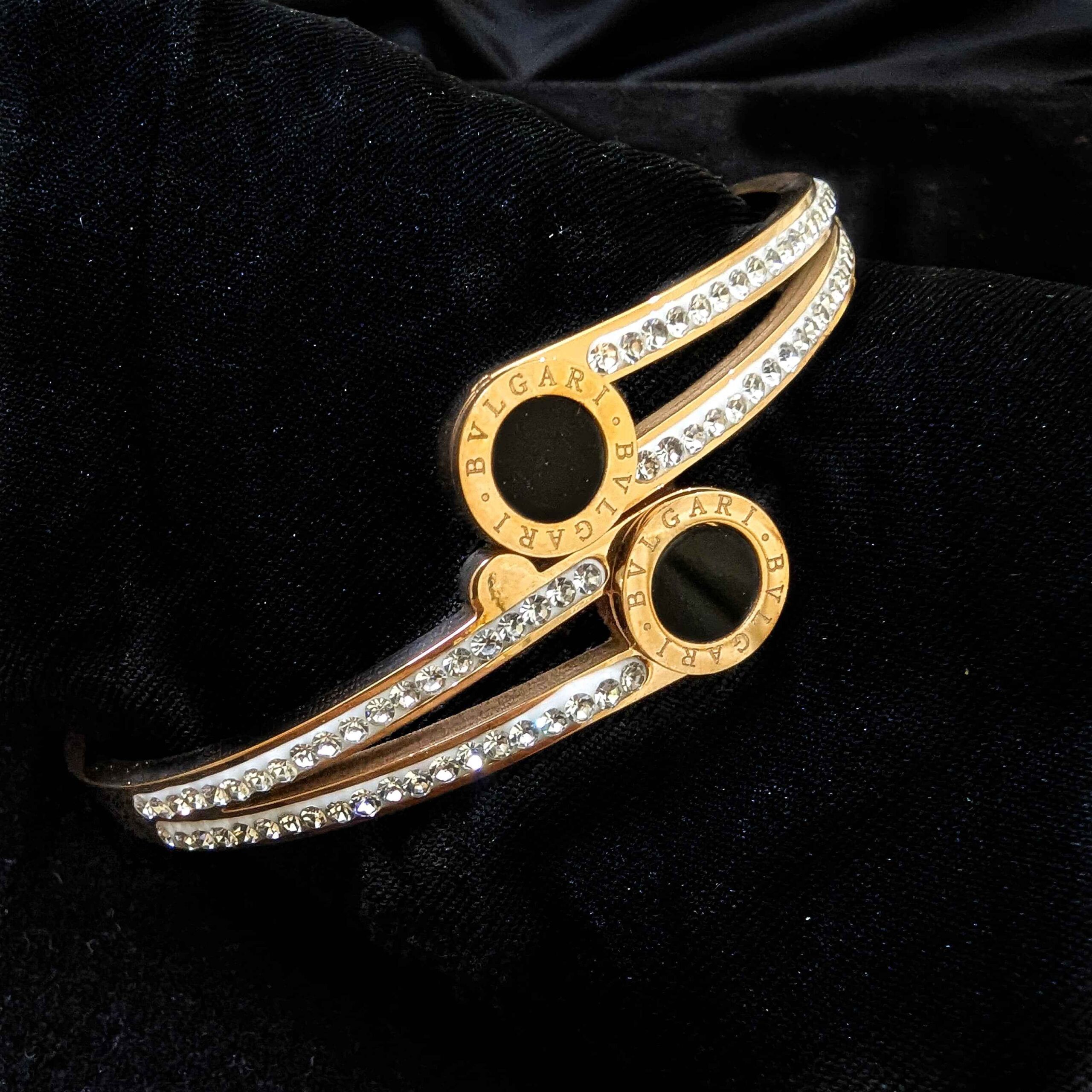 High Quality Stainless Steel Bvlgari Design Gold Bracelet Cuff for beautiful girls and women