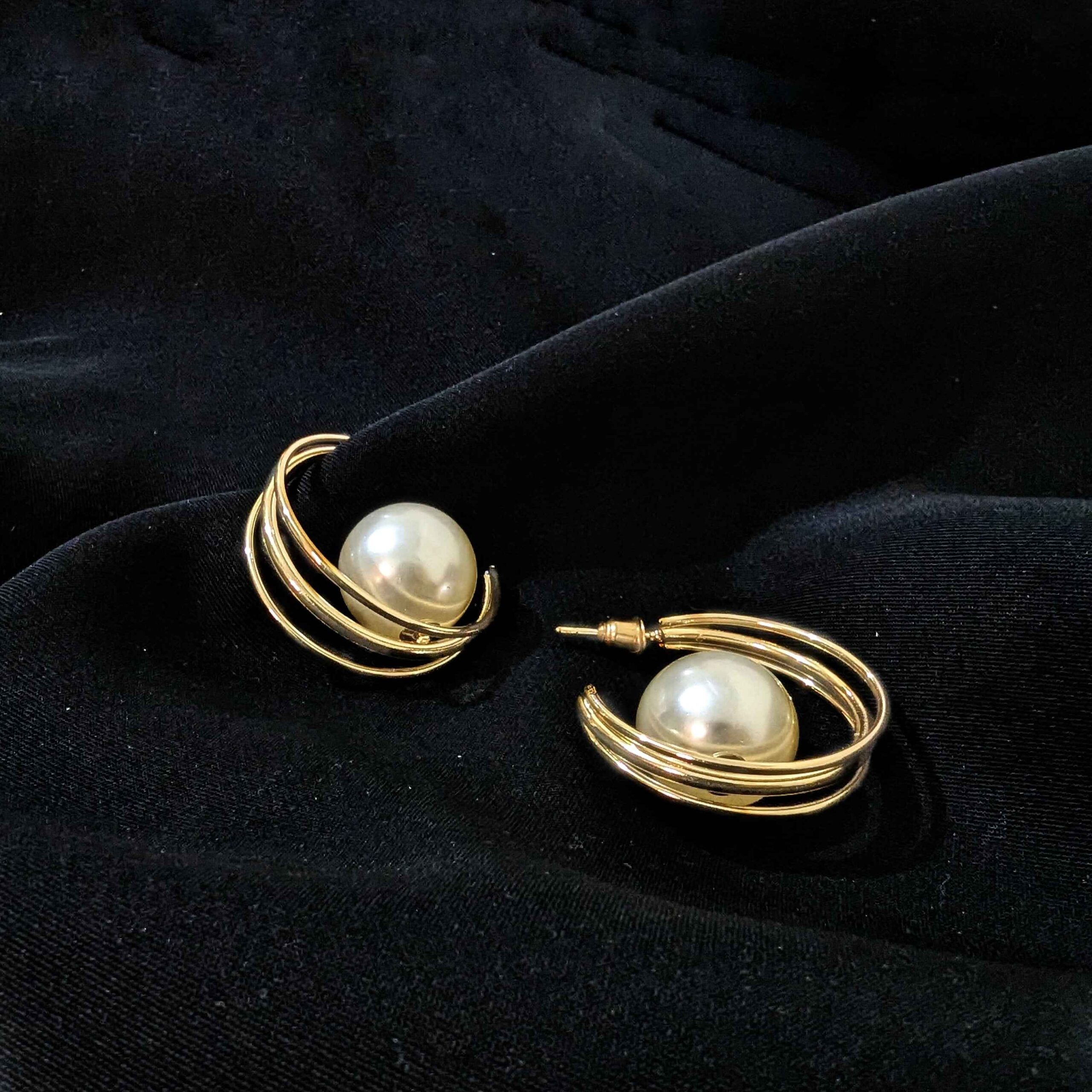 Golden Earrings with Pearl