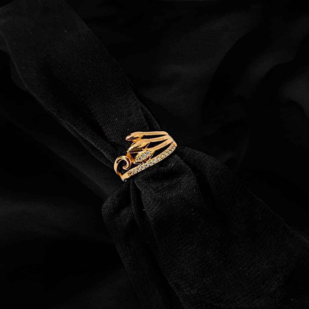 Elegant design Zircon Fashion Ring Silver and Gold for girls / women for everyday use