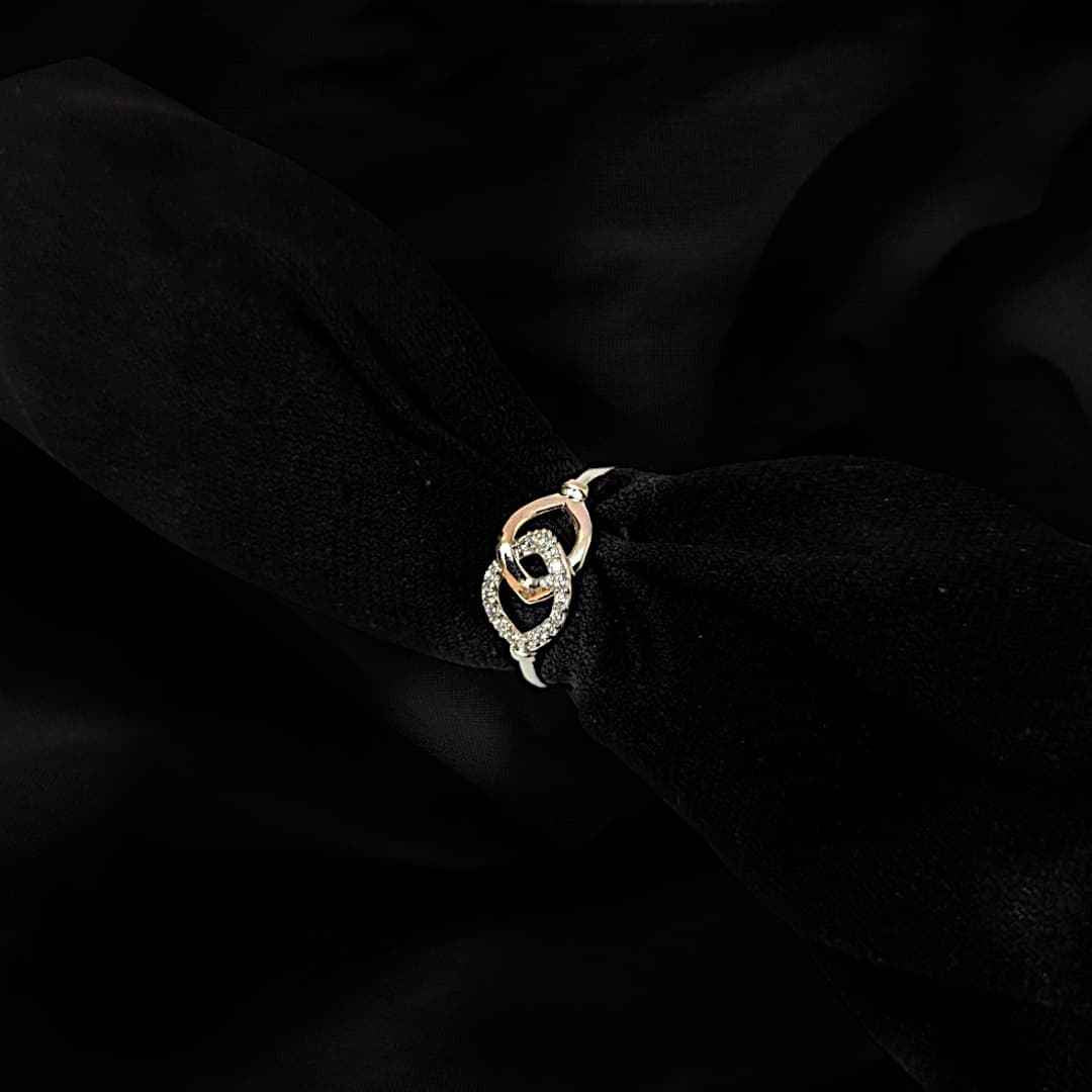 Vintage glamor Zircon Fashion Ring in Silver and golden for girls / women for everyday use